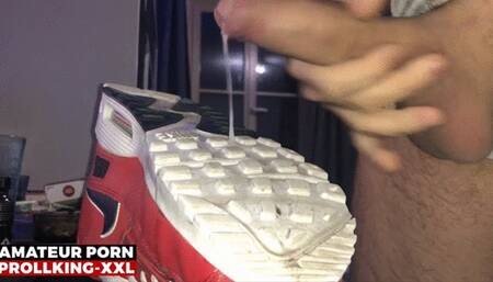 24 - BAD GUY CUMS ON AIRMAX 90