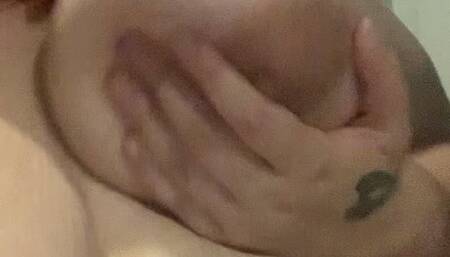 White bbw with big tits playing herself solo