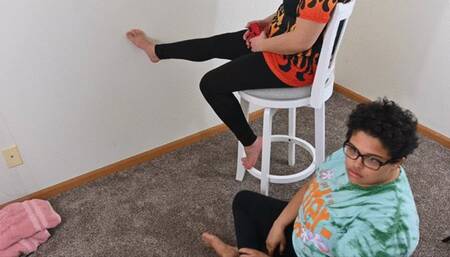 Astrid and Dylan give a worship footjob (1080)