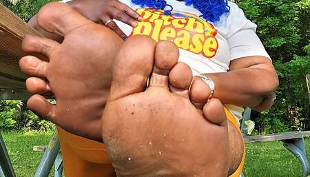 Outdoor foot fetish fun