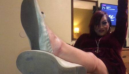 Angela Smelly Flats, Oily Soles