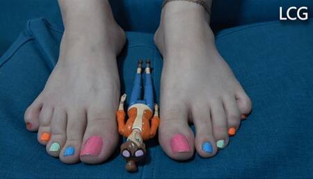 Lady Licks Feet Of Alison And Has Fun Later With Her