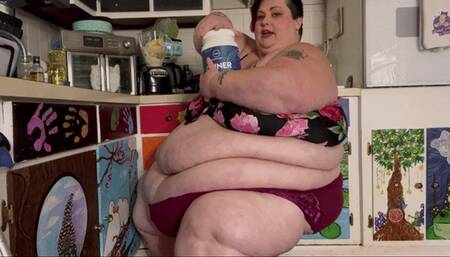 SSBBW Chugs 3 WeightGain Shakes Per Day SD