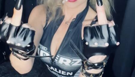 Cheeky airforce girl????