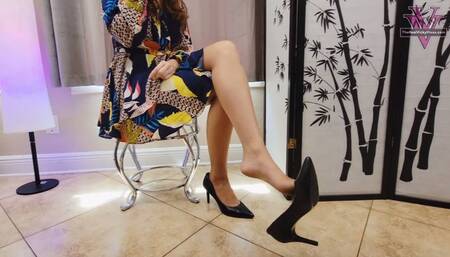 Amiee is unaware of her tiny blind date- 1080p