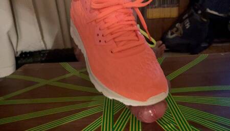 Shoejob with diferent Color of the sneakers