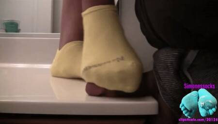 yellow socks cock smash(huge load on my sole)