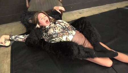 DETECTIVE HOLLYWOOD MAULED pt 3 wmv 1065 - HD