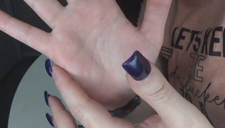 Hand Worship On Desk Close Up (MP4) ~ MissDias Playground