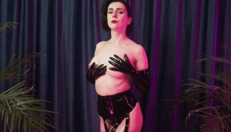 Oiled tits and ass worship (720p)