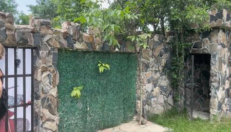 This is A REAL submissive PIGG training Anal and Sucking PIGG