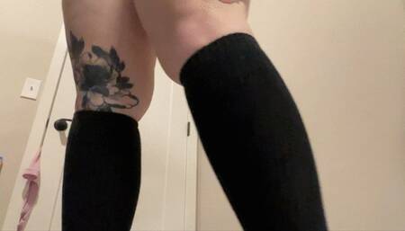 Bbw shakes spreads and winks ass