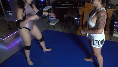 Gia Love vs Angelica KO Semi Comp Women on Fire Event