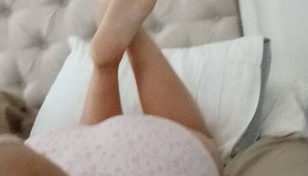 Come lay with me in my bed