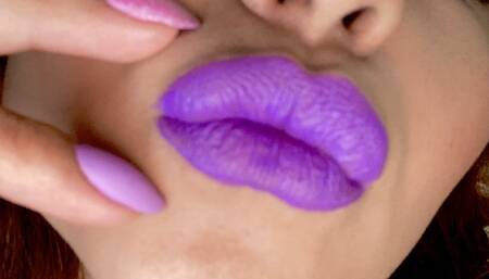 SEXY PURPLE LIPS!