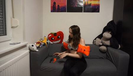 Saskia prestreches two TT17 for you