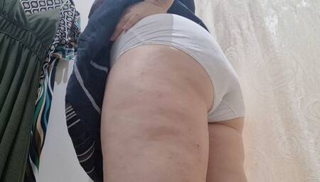 White panties hairy pussy farts in the dressing room of the store 4K