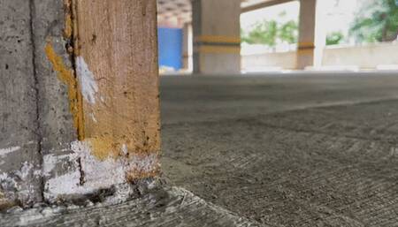 Milah Arches walking on sexy ellie heels