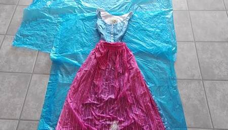 Dirndl-Pissing Part 1