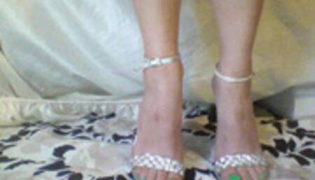 WORSHIP MY FEET WITH NEW NEON GREEN NAIL POLISH