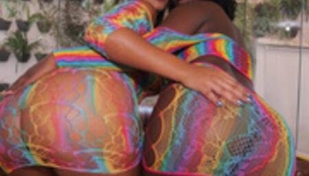 Rainbow Twins Full Scene Soraya Castro et Holly Bombom