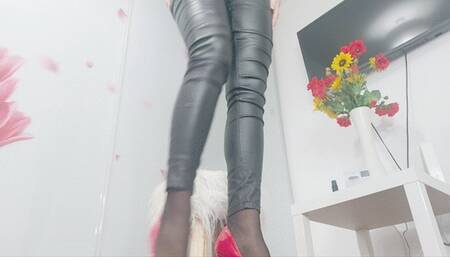 Worship and sniff my leather pussy