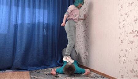 Immovable man is dominated by active girlfriend, vf2494x 1080p