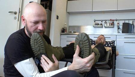 Very Sexy & Masculine Guy Daniell Foot Worship