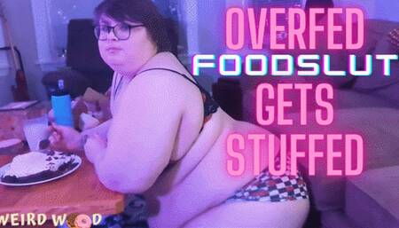 Overfed Foodslut Gets Stuffed - WMV