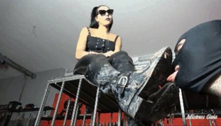 MISTRESS GAIA - MUDDY BOOTS LICKER - HD