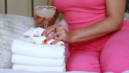 Cheating Diapered Housewife (HD WMV)