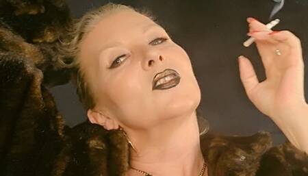 Divine close up chain smoke in mink with glossy black gold lips*Dunhill Essence Silver