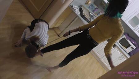 ZOE - I like feeling your tongue on my feet! (720p)