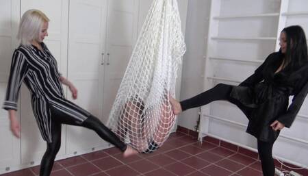 Barefoot Kicking 70 wmv