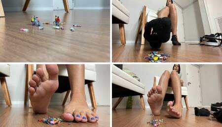 Stepping on the small Invaders (MP4-HD 1080p)