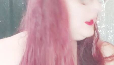 Nicki Pie enjoyed a cigar and dildo