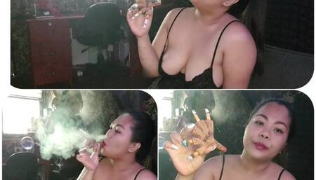 Heavy smoking - Four corks at once in a holder