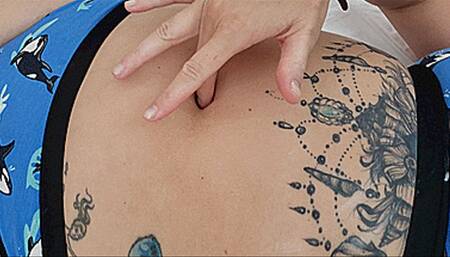 Gently Caressing My Sexy Belly (4K - UHD 2160p MP4)