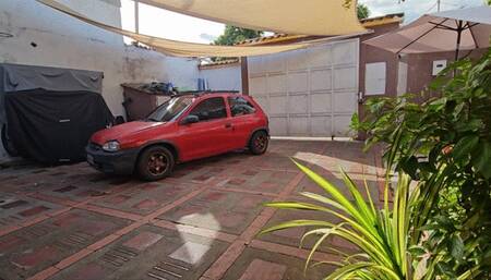 Milah Arches cranking the lazy corsa and leaving to drive