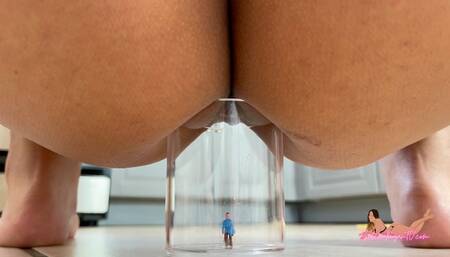 Tiny Trapped In Toxic Gas Fart Jar: Big Ass Latina Giantess 4K