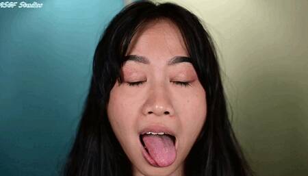 Gymnast playful mouth - MP4