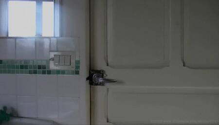 Washing my feet (2017) (MP4)