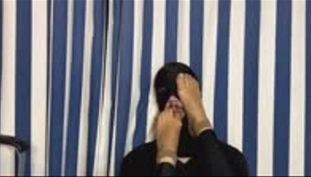 Make him to suck on my toes