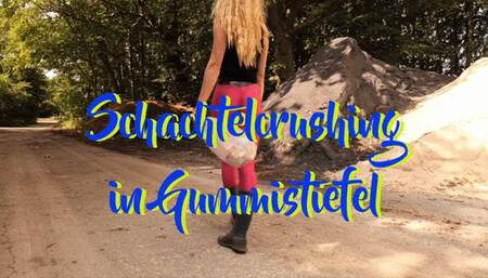 Crushing in rubber boots - Crushing in Gummistiefel