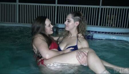 Sensual Wet Lift & Kiss (HD MP4)