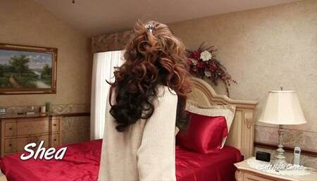 Shea 6 Minute 4k Nude Strip Tease & Display