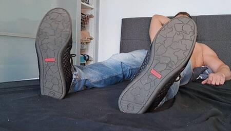 Barefoot bodybuldier Klic