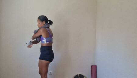 Shrunk and vored at the gym