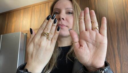 Come suck my hands! Suck finger by finger!