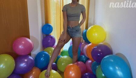 stomp popping 60 balloons with sandals part 4